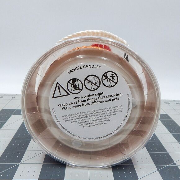 Yankee Candle Luminary Snowman Gold Trim Tea Light Sparkling Cinnamon Scent - Picture 7 of 7